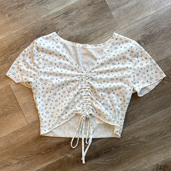 2 great young teens crop tops. Both from Shein and size L. - Picture 4 of 8